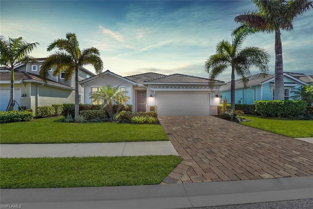 3 bed, 2.0 bath, 2034 sqft, $7,000 — Photo 1