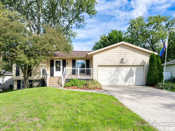 2665 Burton St SE, Grand Rapids, MI 49546