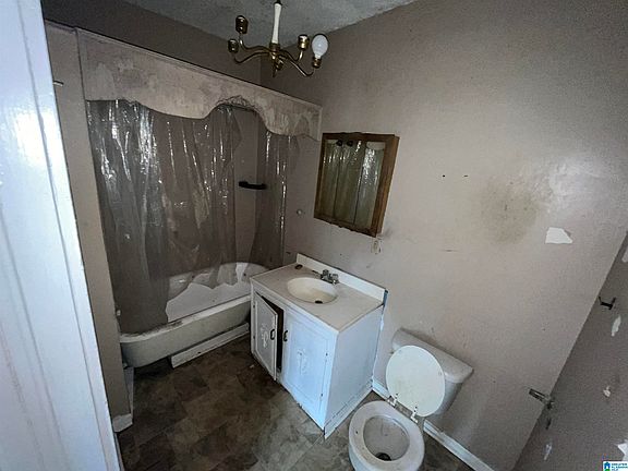 4th image of 311 Rutledge Dr