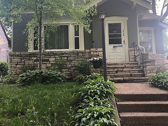 3rd image of 2739 Russell Ave N