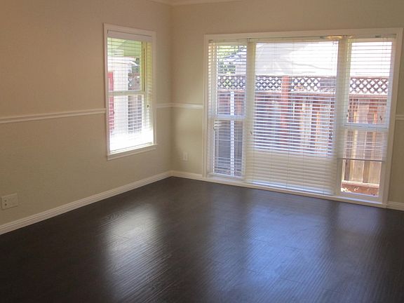 5th image of 528 Page St APT A