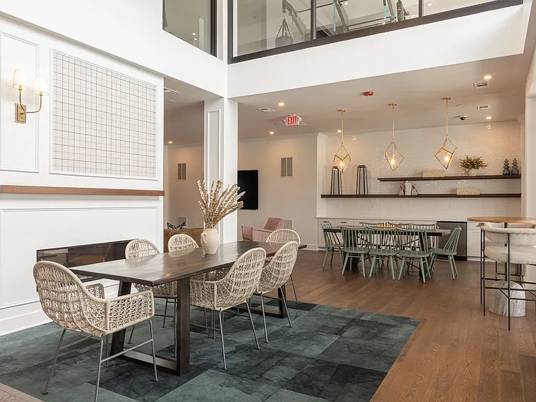 Luxe 360 on Centerpointe — Photo 39