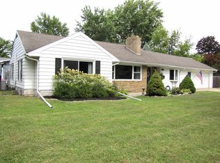 912 W Meadowbrook Dr, Midland, MI 48640