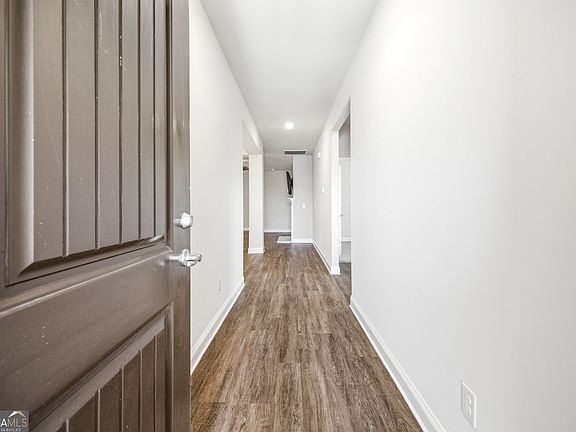 4th image of 645 Skyview Dr