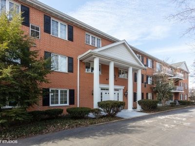 5580 Wolf Rd APT 207, Western Springs, IL, 60558