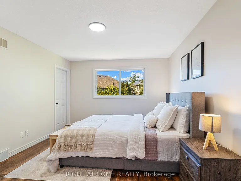 754 Hedgerow Pl — Photo 28