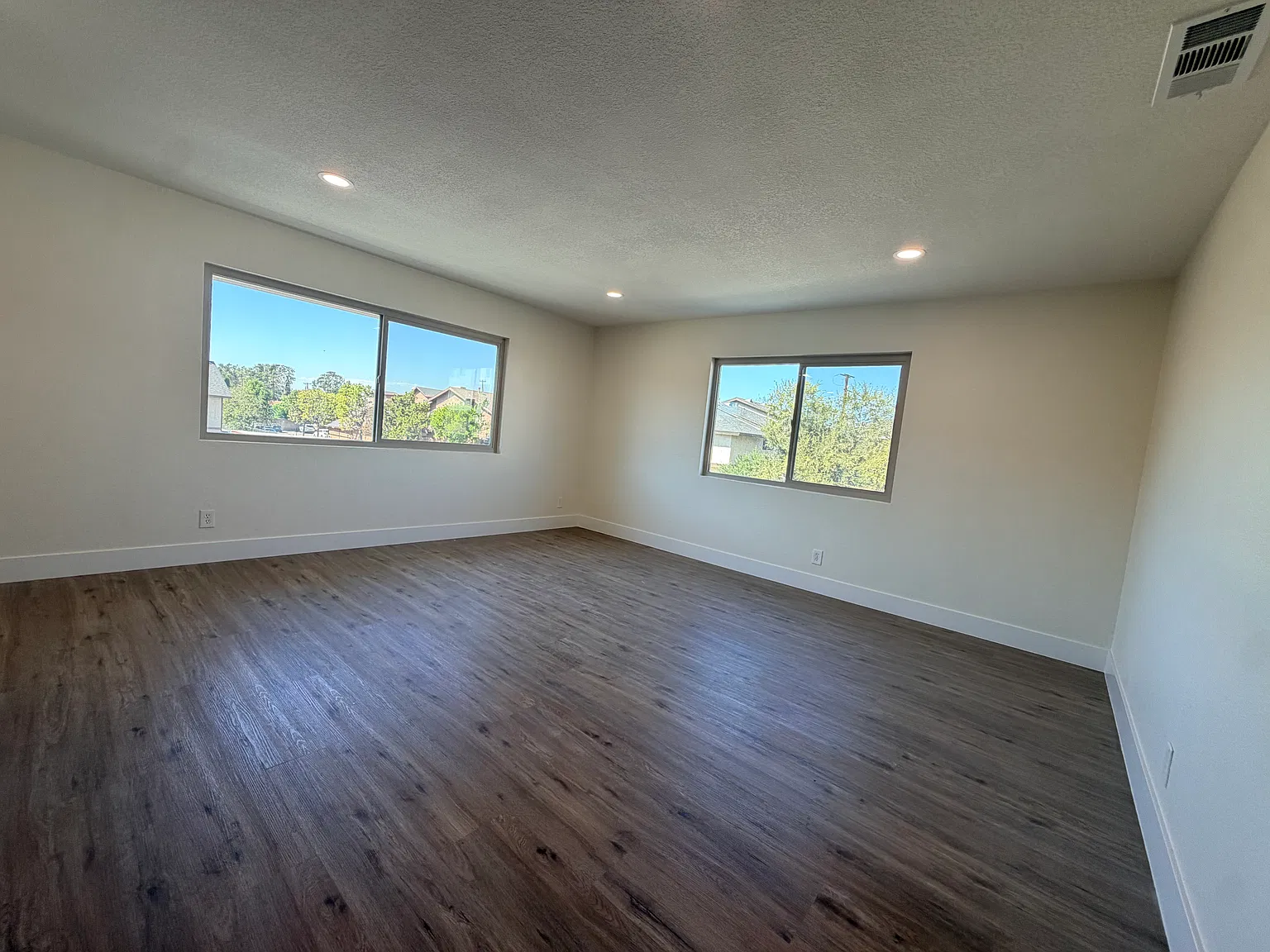 2 bed, 900 sqft, $2,750 — Photo 2