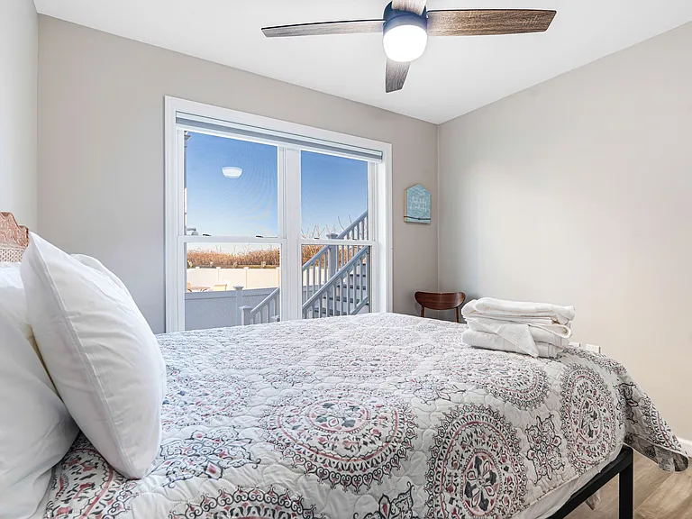 12 Epping Ave #1 — Photo 15