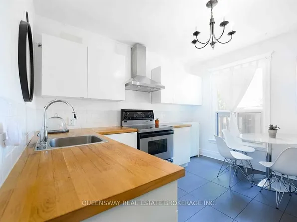 17 Fairholt Rd S, Hamilton, ON L8M 2T2