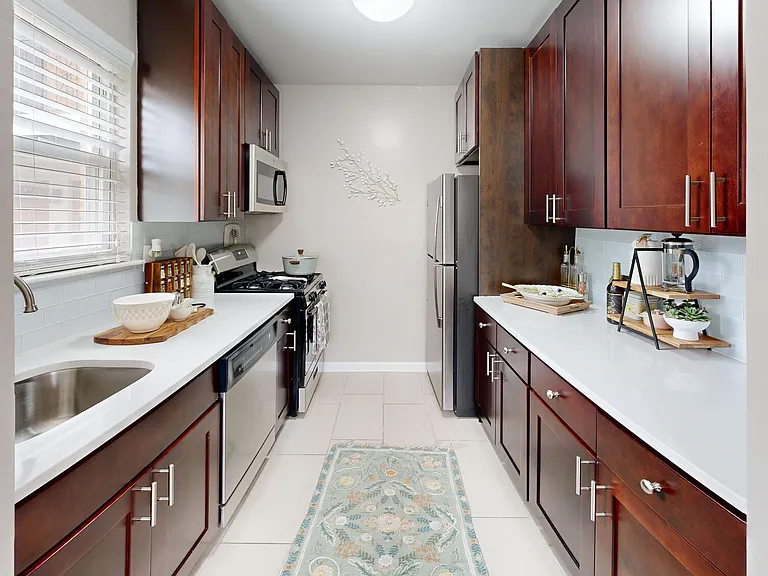Metropark Station Apartments — Photo 1