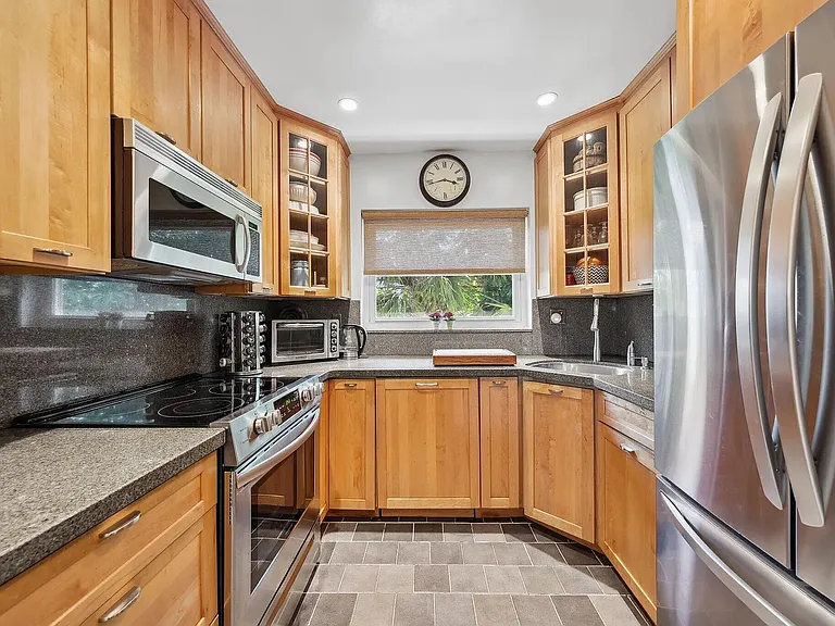 520 NE 7th Ave #2E — Photo 9