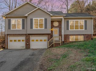 3017 Kay St, Conover, NC 28613