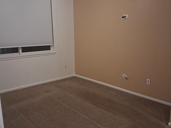 4th image of 1089 S Walden Way