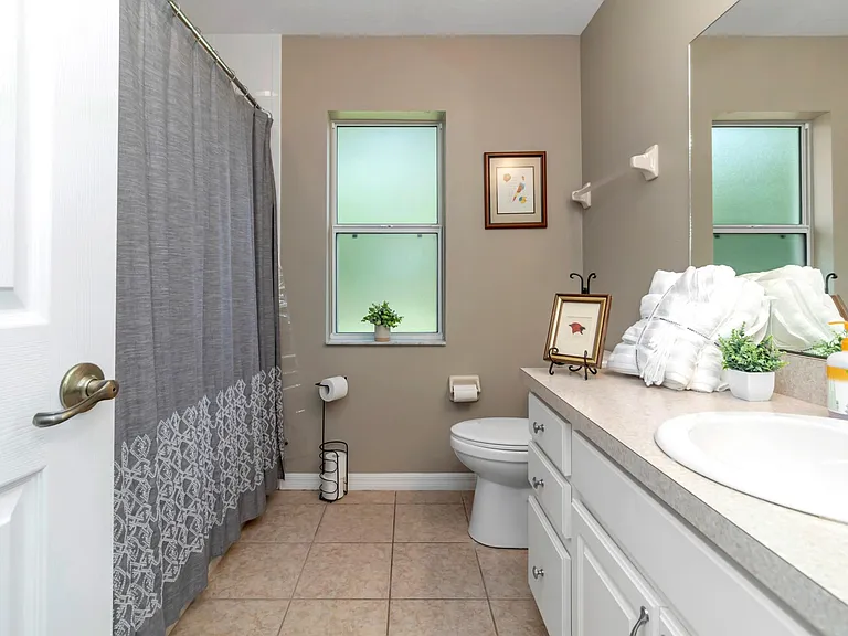 4576 NW 82nd Ct — Photo 38