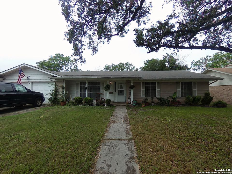 1st image of 707 BARCHESTER DR