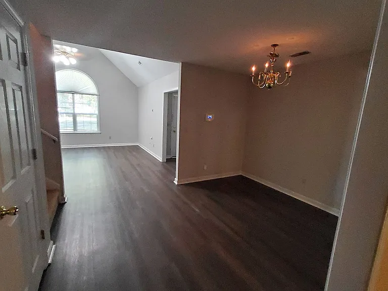 1059 Cutleaf Dr — Photo 4
