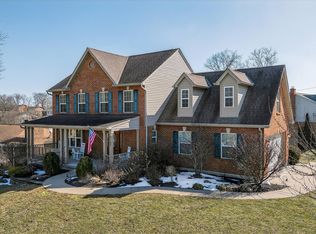 3137 Royal Windsor Dr, Edgewood, KY 41017