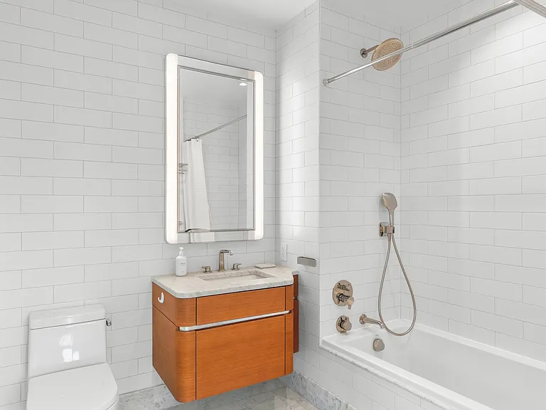 110 Charlton St #21E — Photo 9