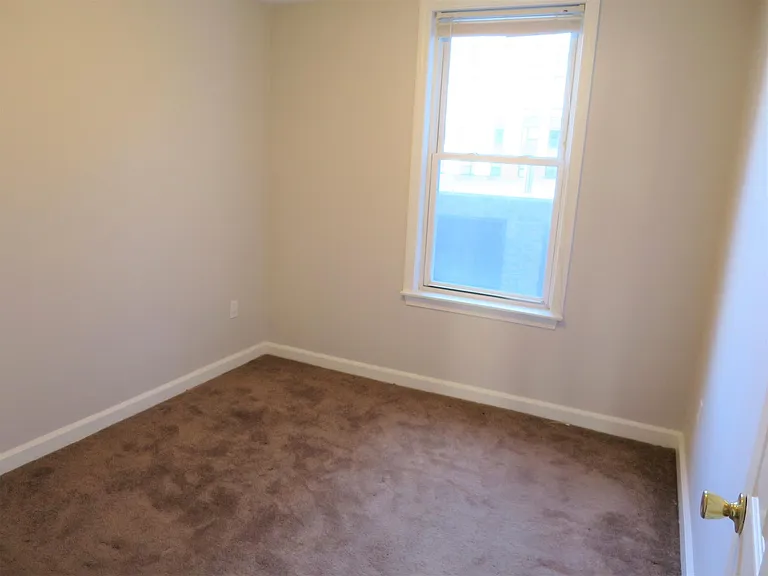 4 Douglass St #1 — Photo 2