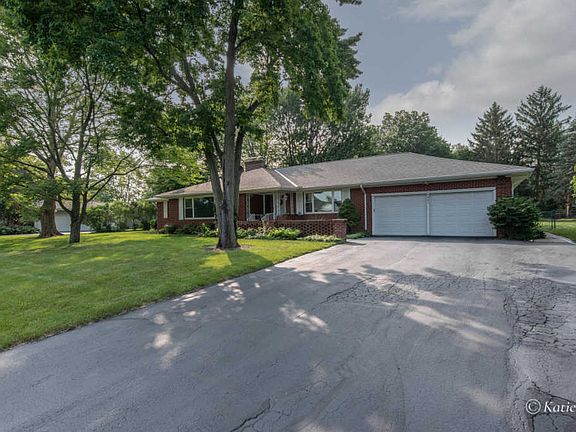2nd image of 2491 Fletcher Dr NE