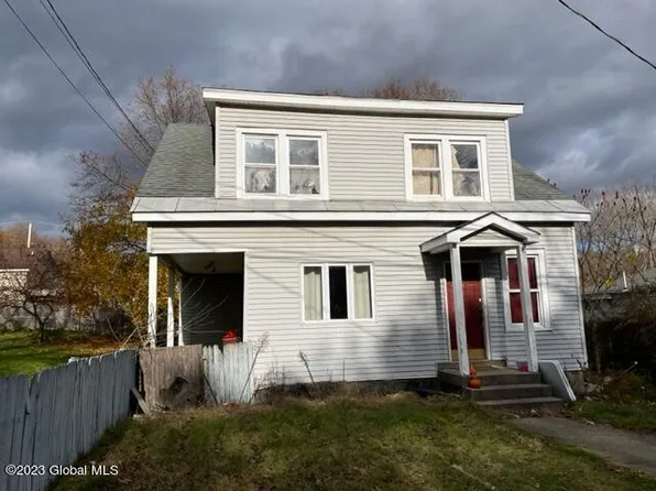 319 Oakhurst Street, Troy, NY 12182