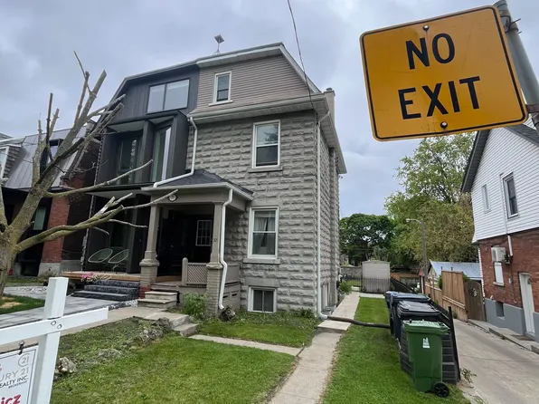 57 Humberside Ave, Toronto, ON M6P 1J6