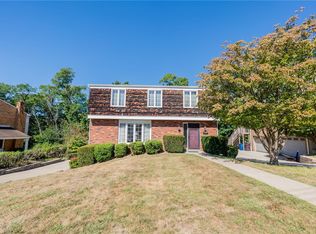2838 Castleview Dr, Pittsburgh, PA 15227