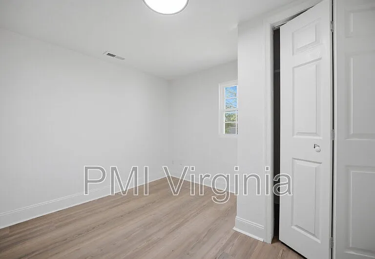 307 N 4th St — Photo 20