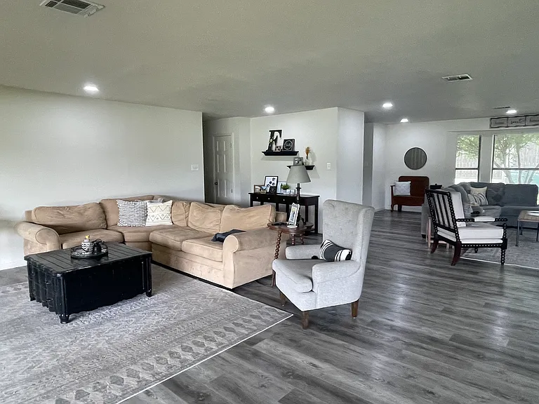 1508 Southridge Rd — Photo 4