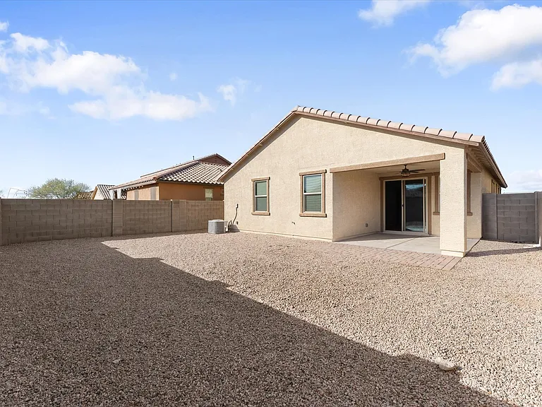 40849 W Patricia Ln — Photo 21