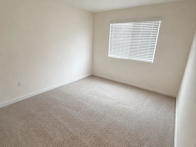 1466 Redbrick Ln — Photo 17