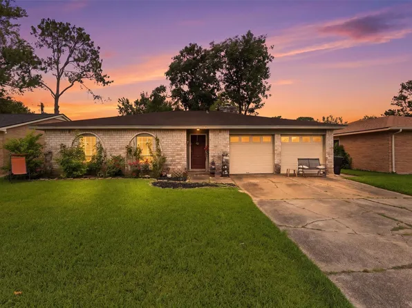 16910 David Glen Dr, Friendswood, TX 77546