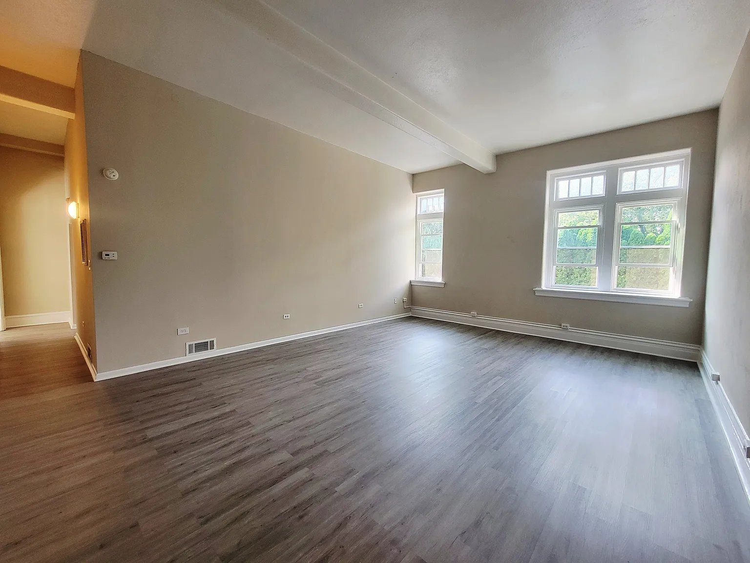 1 bed, 900 sqft, $1,250 — Photo 3
