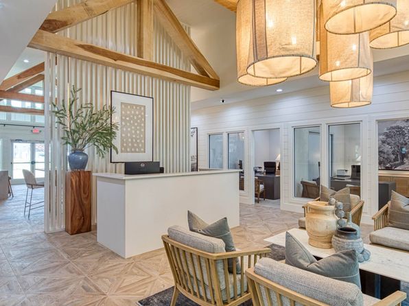 Four Seasons | 122 Pinewood Cres, Yorktown, VA