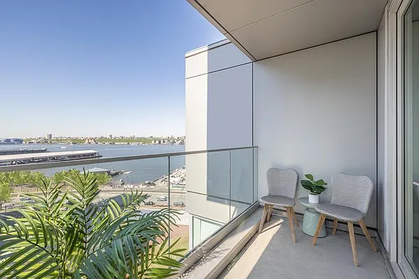 Rented by The Durst Organization | media 2