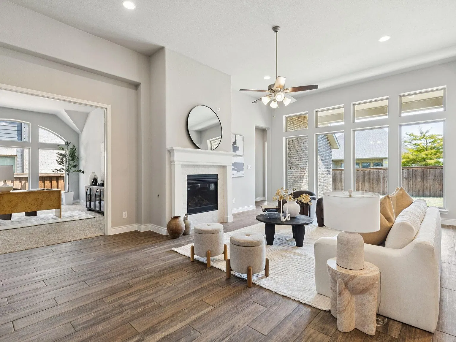 4 bed, 3.5 bath, 2922 sqft, $2,950 — Photo 3