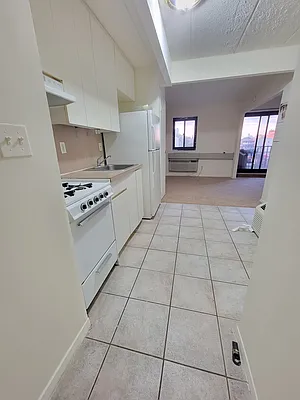 Rented by Metro Park Realty Inc | media 18