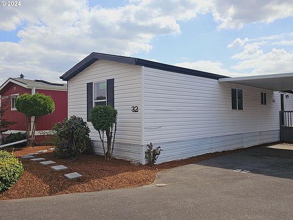 4th image of 3200 SE Silverleaf Ln #32
