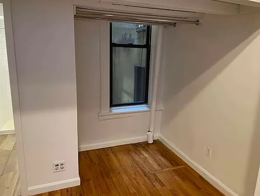 Rented by Loisaida Realty | media 6