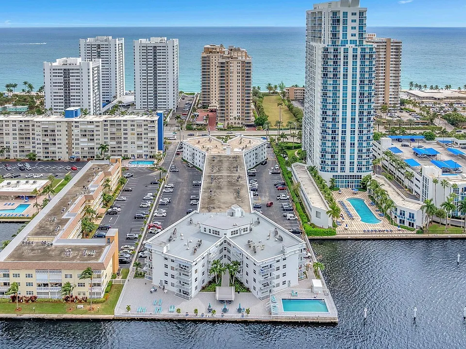 1913 S Ocean Dr #207
