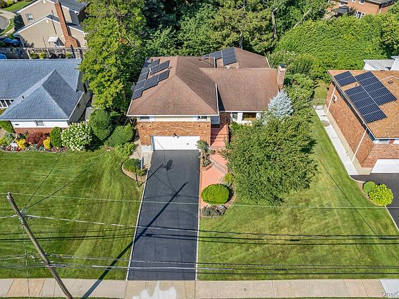 4th image of 902 Preston Road