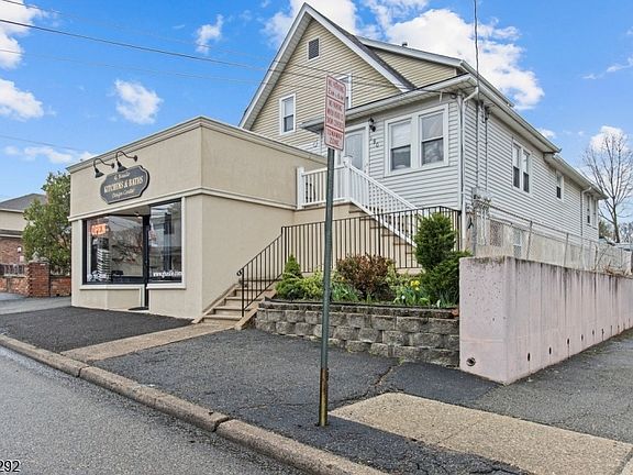 3rd image of 190 Stevens Ave