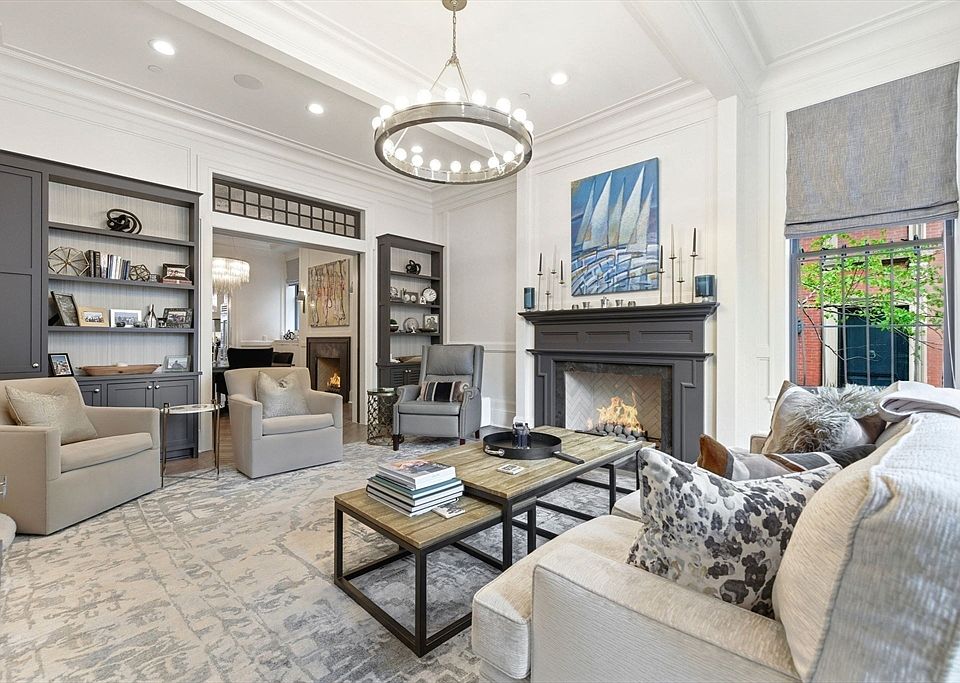 2nd image of 167 Marlborough St APT 1
