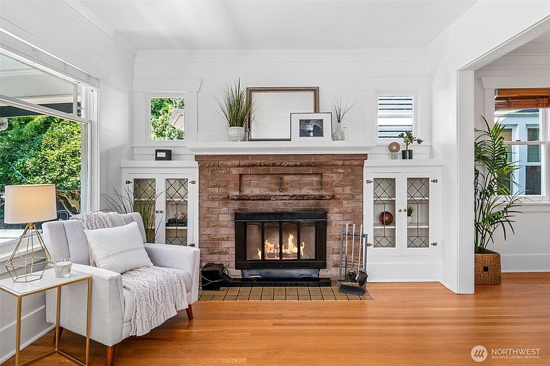4th image of 1928 9th Avenue W