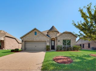 108 Thoroughbred St, Waxahachie, TX 75165