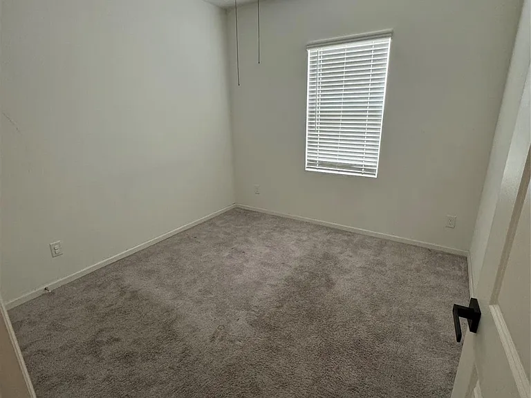 1061 Long Bay Ct — Photo 8