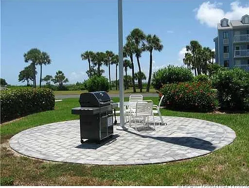2 bed, 2.0 bath, 1039 sqft, $6,000 — Photo 3