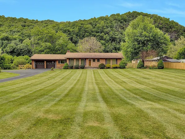 2015 Evergreen Rd, Covington, VA 24426