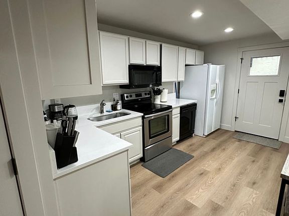 3rd image of 5471 S Walden Wood Cir