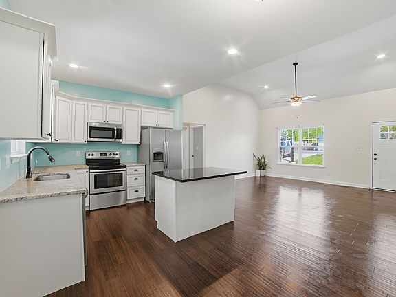 3rd image of 2150 Sunset Dr